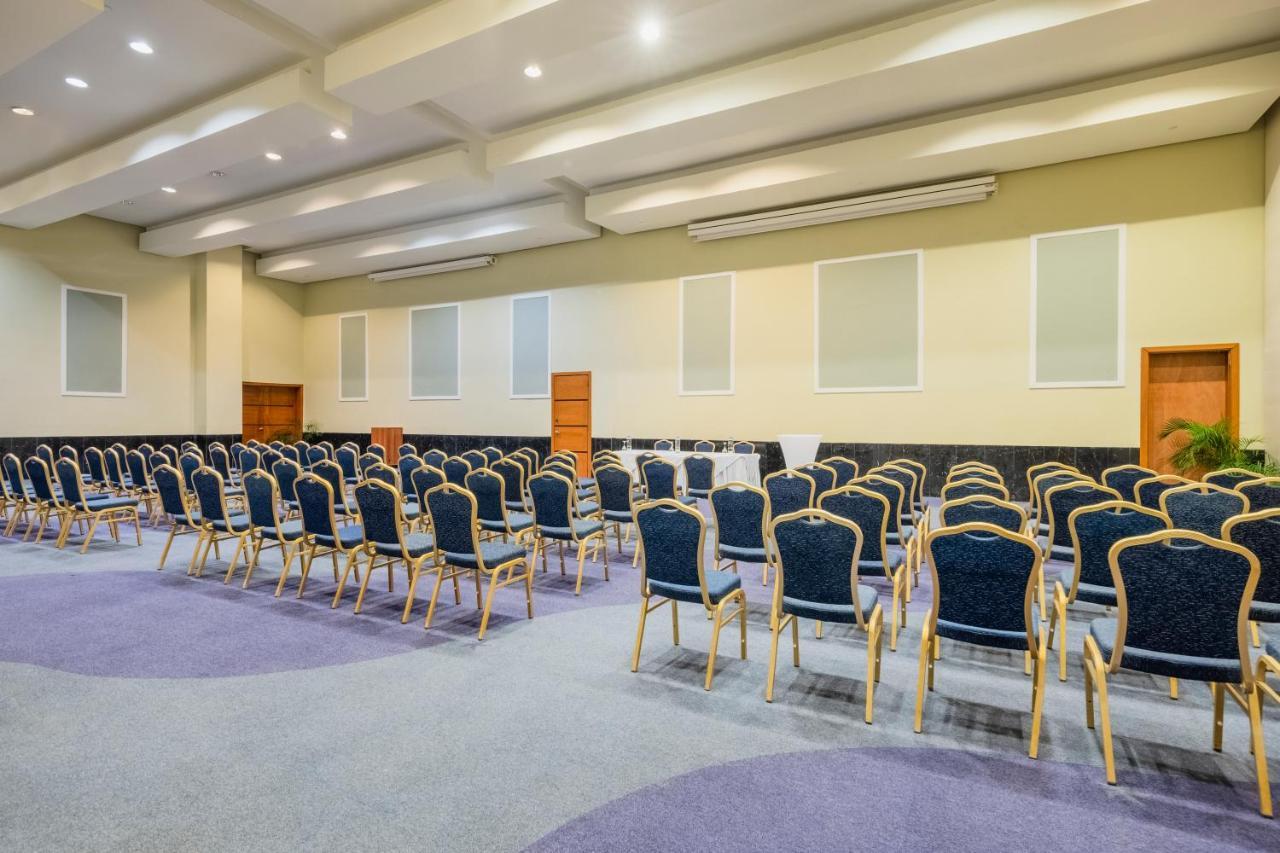Joia Rose Hall By Iberostar (Adults Only) มอนเทโกเบย์ ภายนอก รูปภาพ